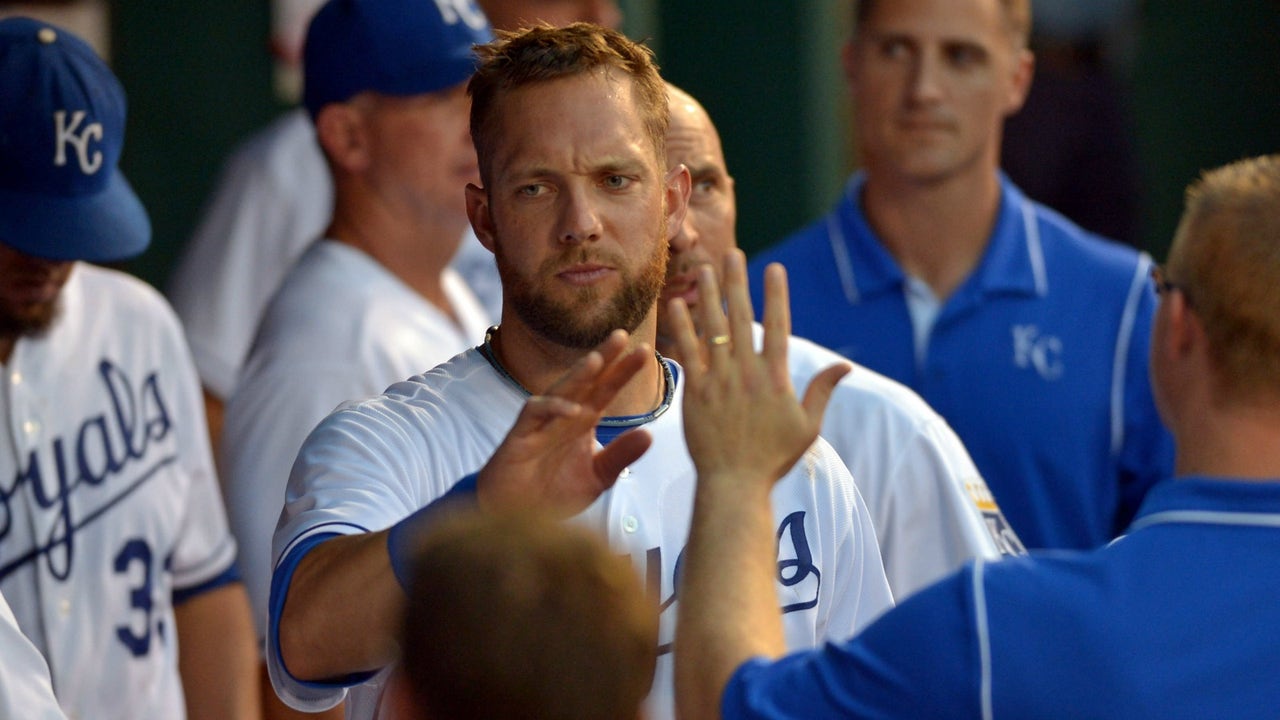 Royals take sixth straight with 5-0 win over Giants